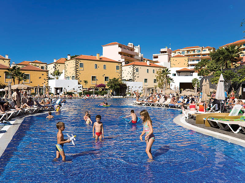 Isabel Hotel & Waterpark